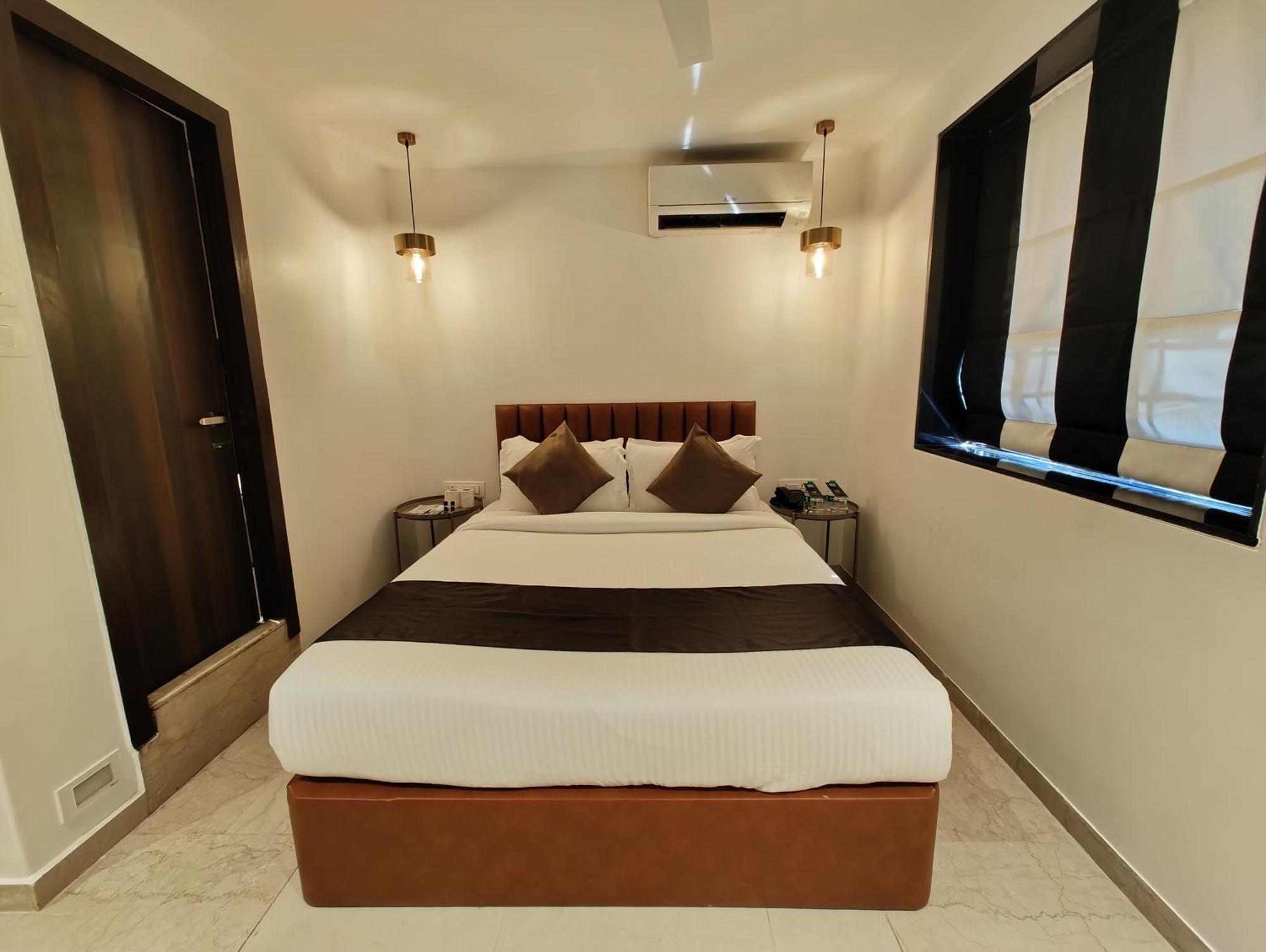 The Majlis Hotel - Colaba מומביי מראה חיצוני תמונה