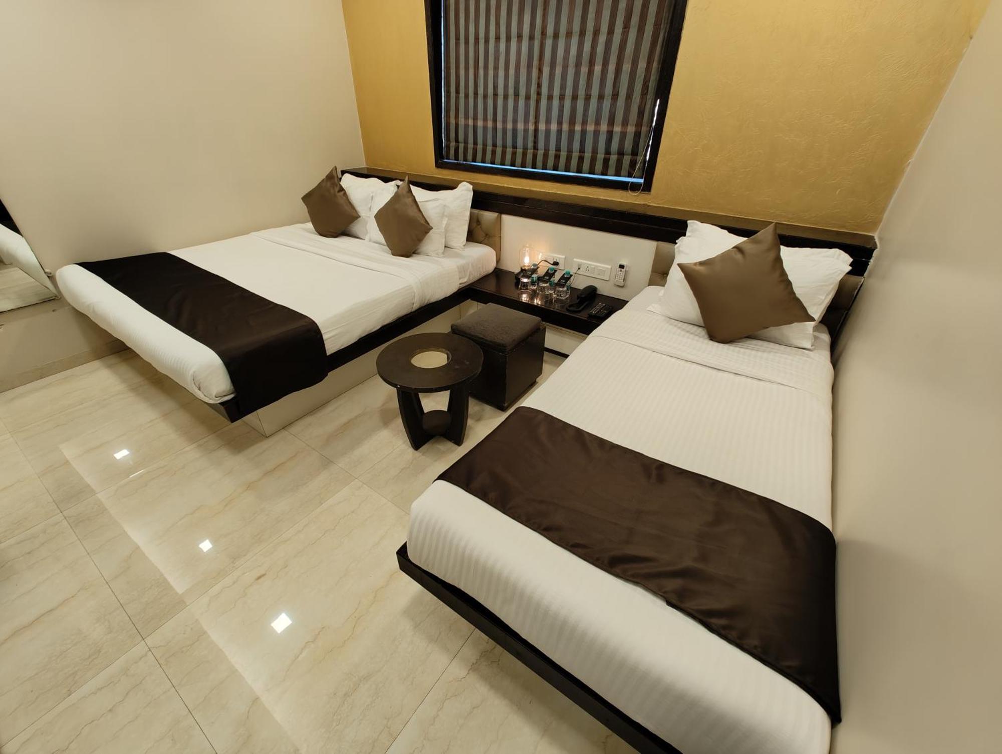 The Majlis Hotel - Colaba מומביי מראה חיצוני תמונה