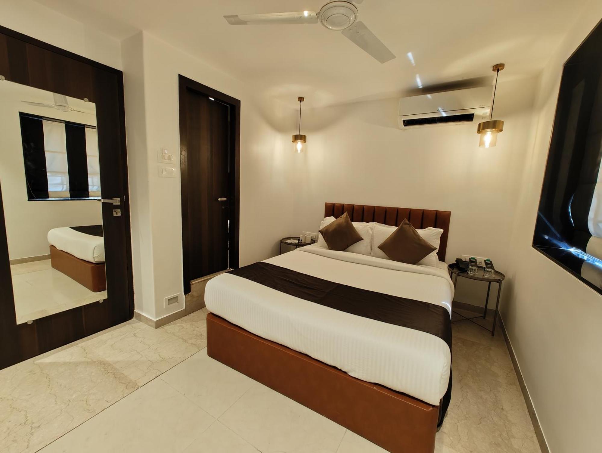 The Majlis Hotel - Colaba מומביי מראה חיצוני תמונה