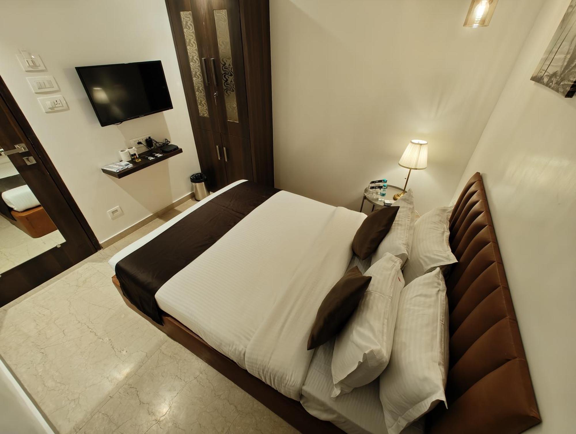The Majlis Hotel - Colaba מומביי מראה חיצוני תמונה