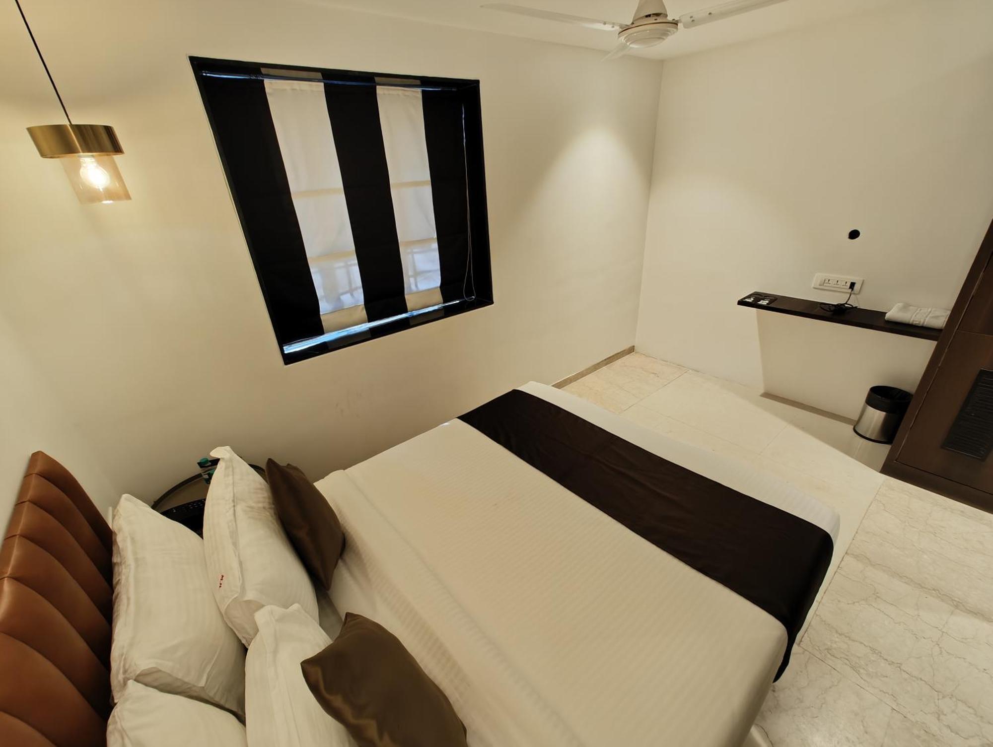 The Majlis Hotel - Colaba מומביי מראה חיצוני תמונה