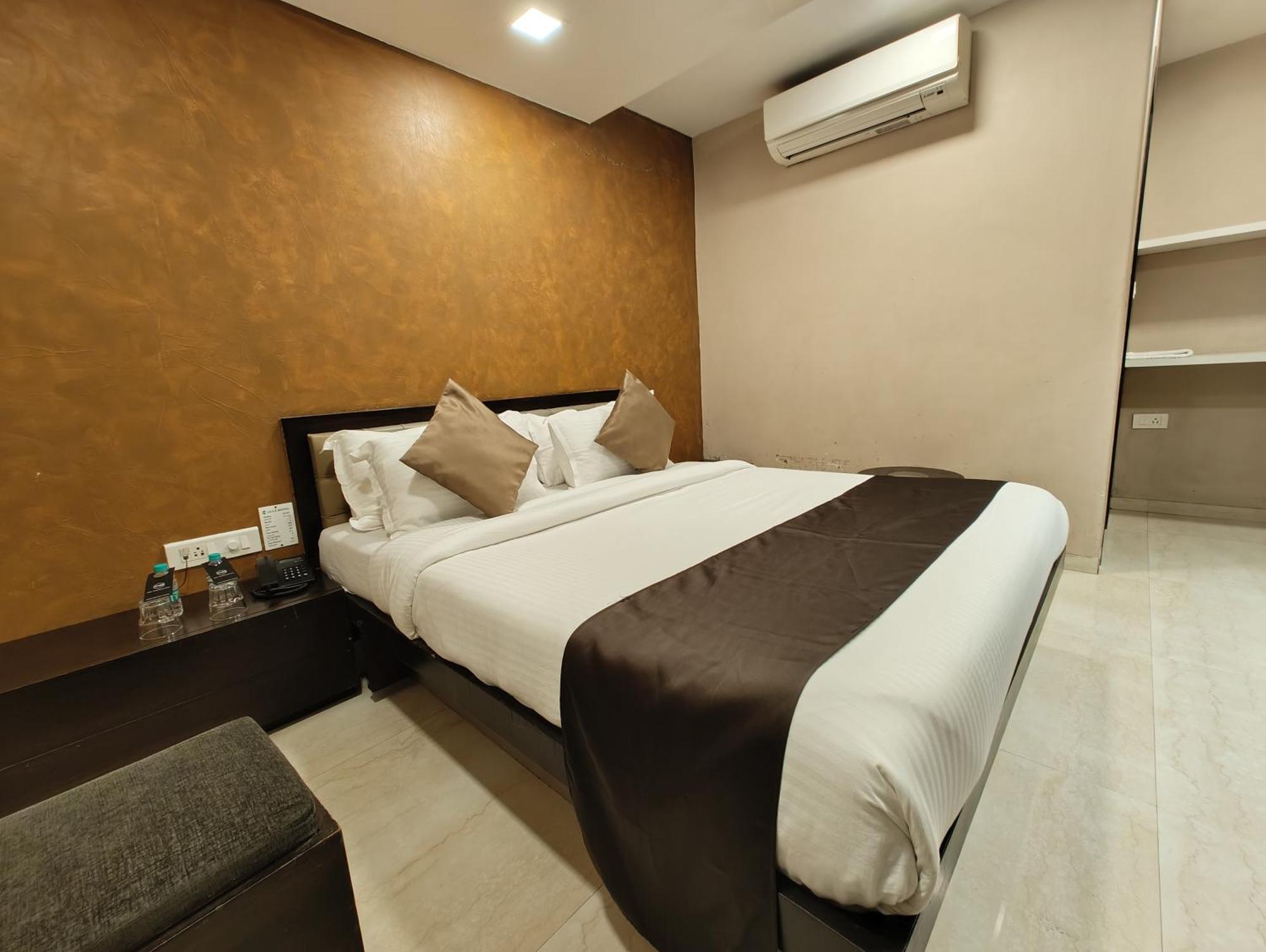 The Majlis Hotel - Colaba מומביי מראה חיצוני תמונה
