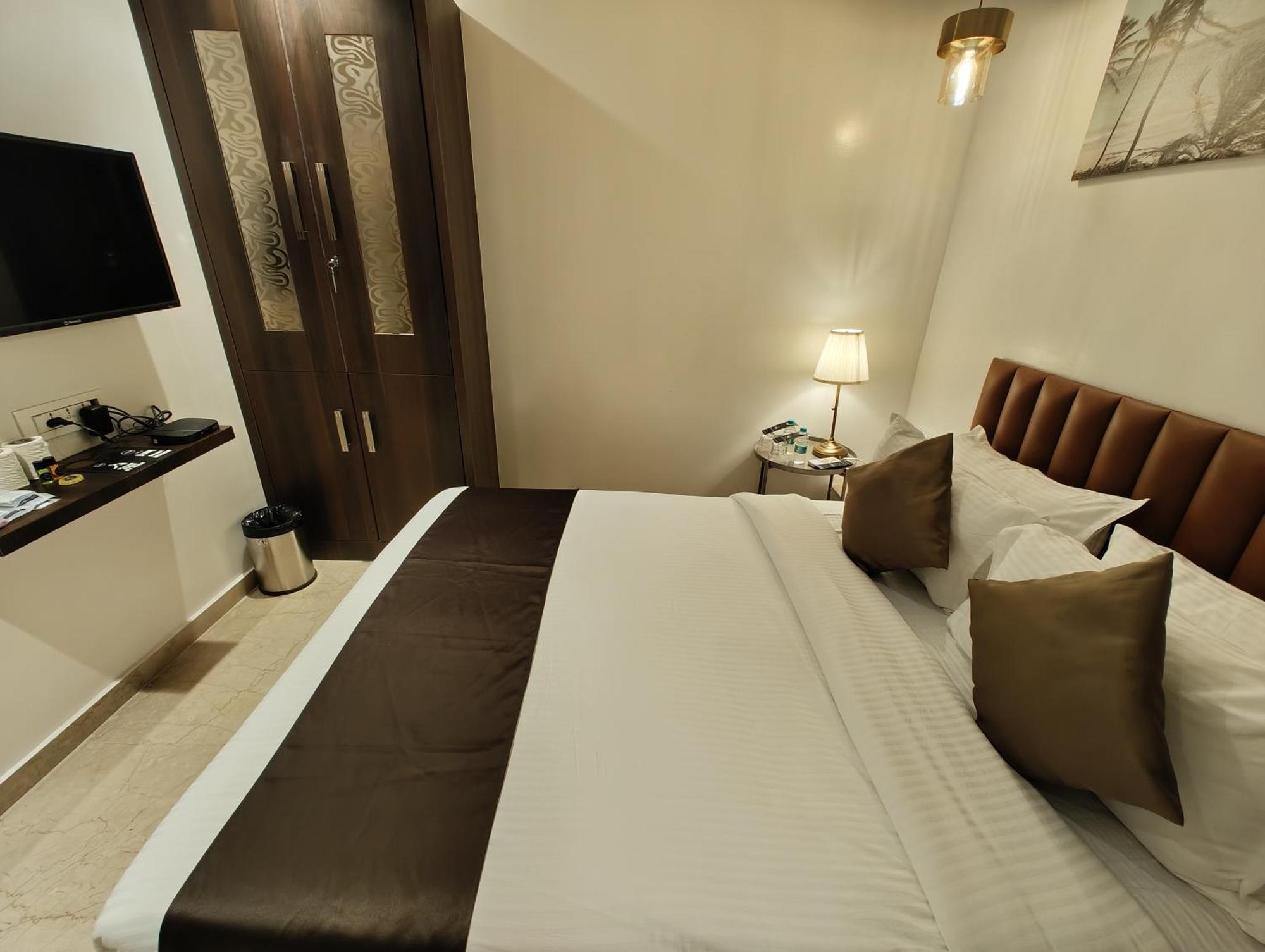 The Majlis Hotel - Colaba מומביי מראה חיצוני תמונה