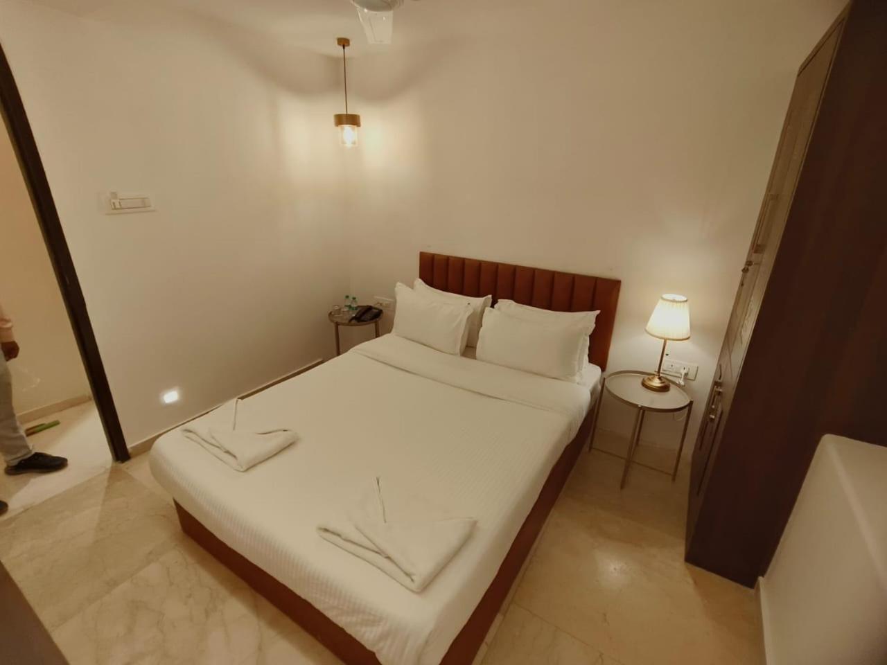 The Majlis Hotel - Colaba מומביי מראה חיצוני תמונה